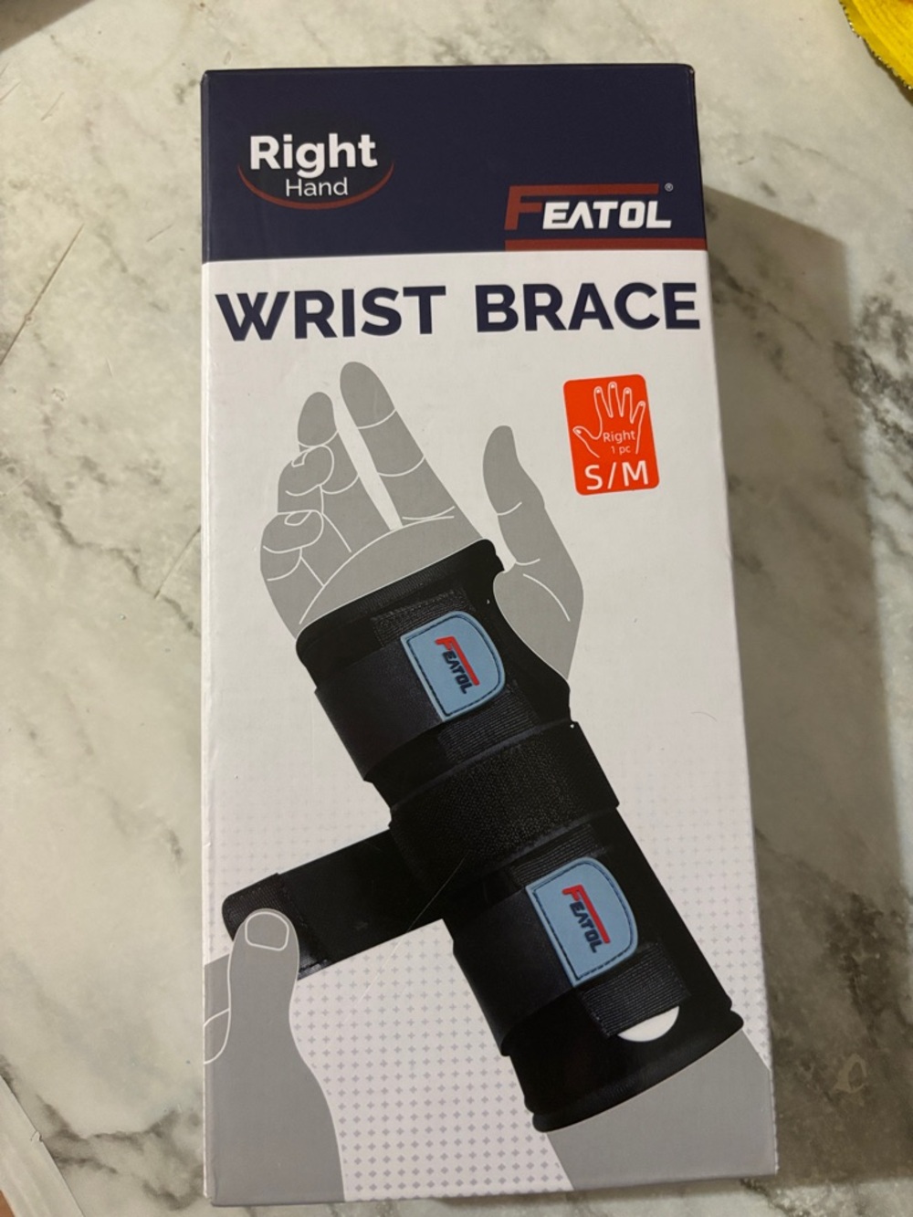 Featol Right Hand Wrist Brace in Black